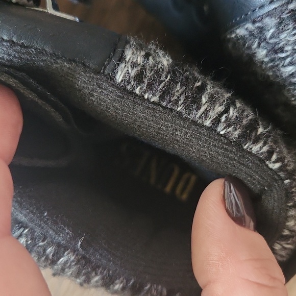 New black boots - Picture 5 of 5